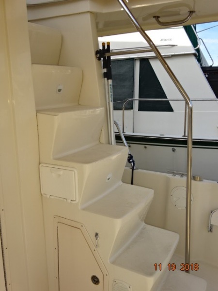 2009 Mainship Expedition