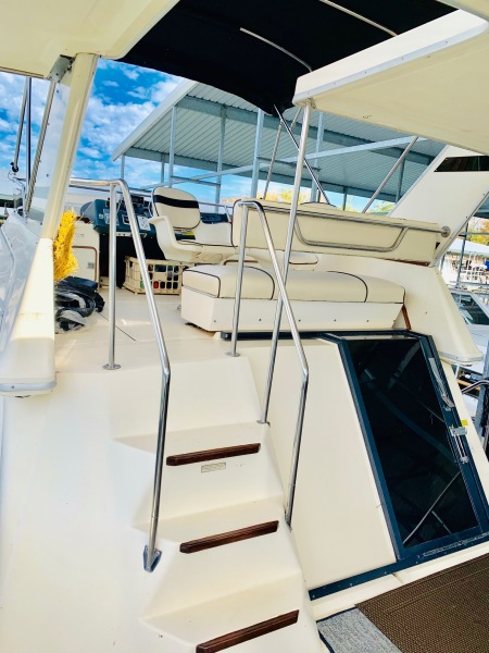 1986 Sea Ray 360 Aft Cabin