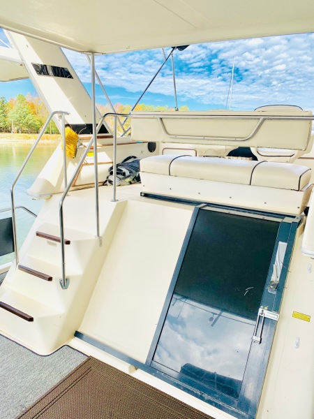 1986 Sea Ray 360 Aft Cabin
