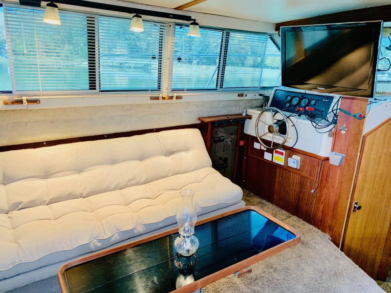 1986 Sea Ray 360 Aft Cabin