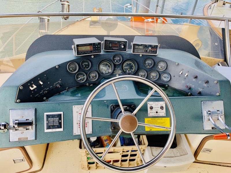 1986 Sea Ray 360 Aft Cabin