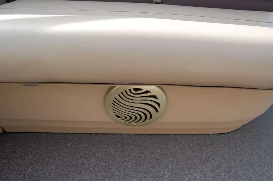 2017 Sun Tracker 22 DLX Fishin Barge