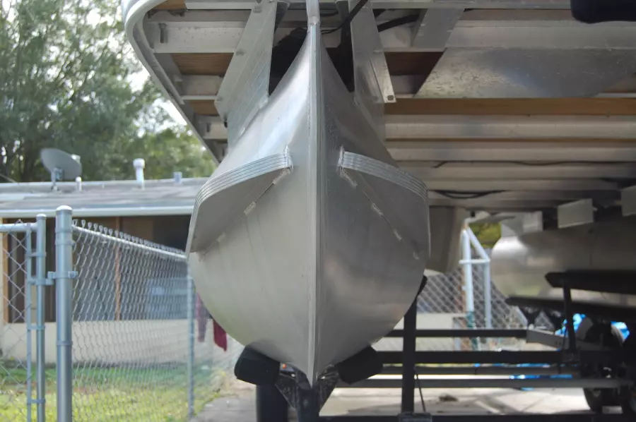 2017 Sun Tracker 22 DLX Fishin Barge