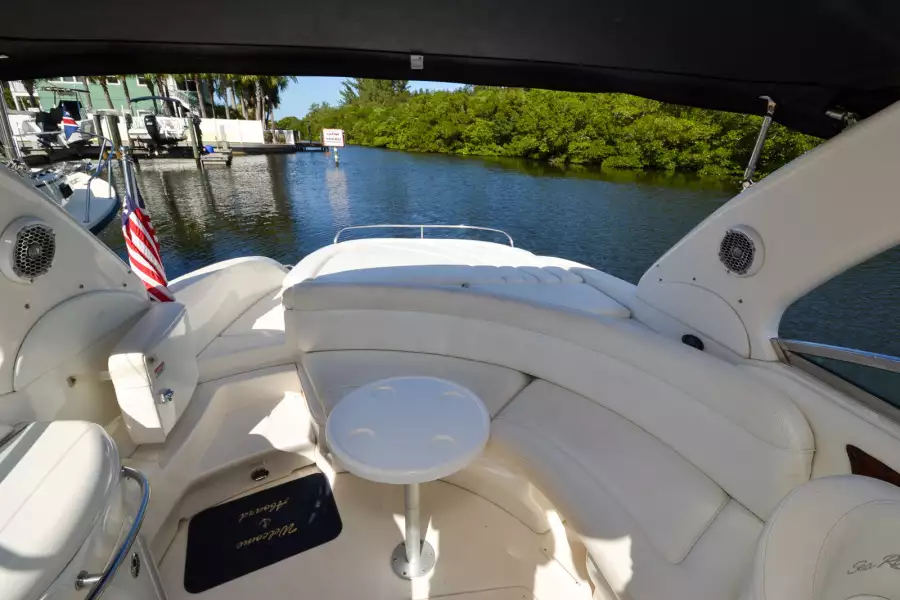2004 Sea Ray 290 Sun Sport