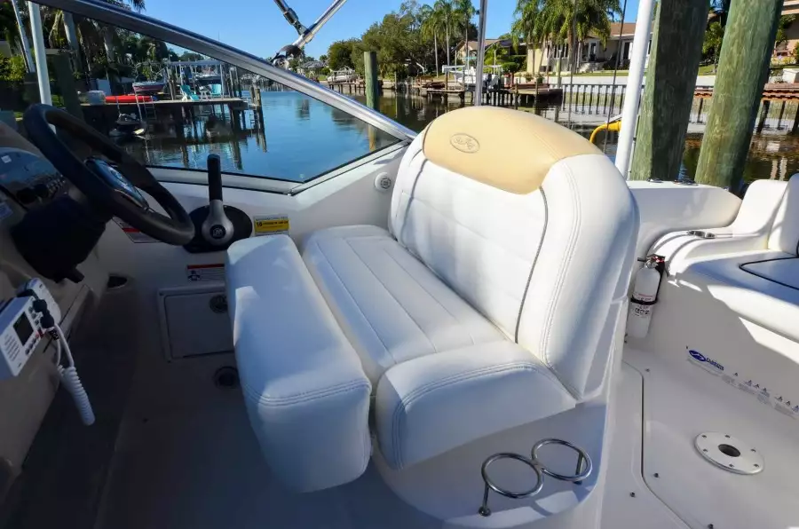 2008 Sea Ray 240 Sundancer