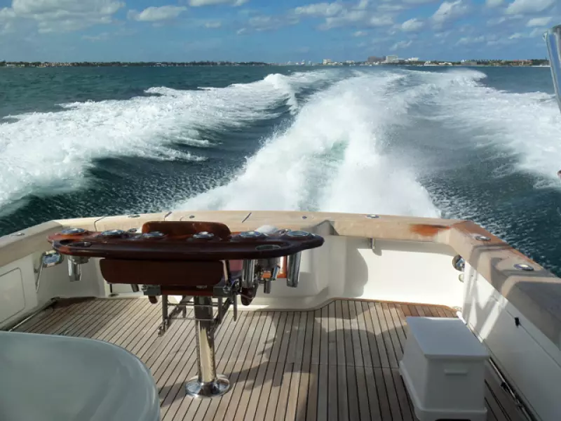 Clean Wake at 31 Knots