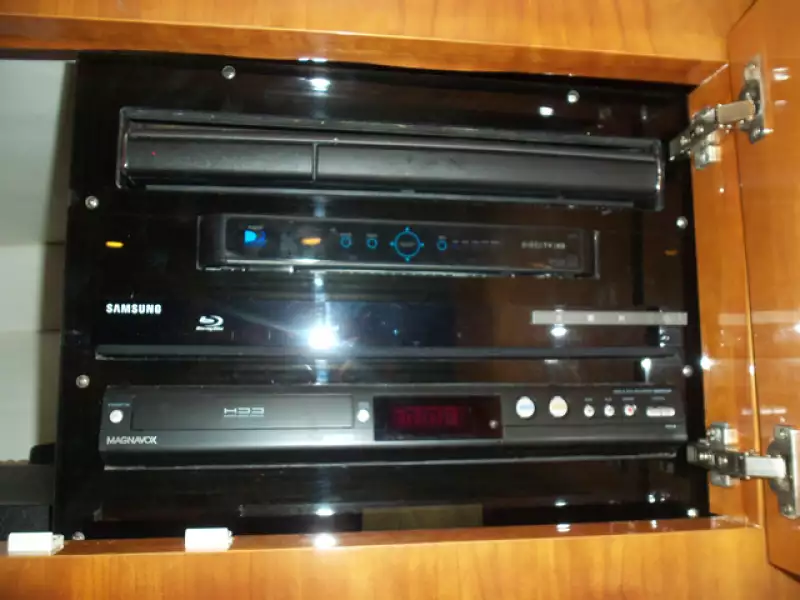 Salon Entertainment Stack