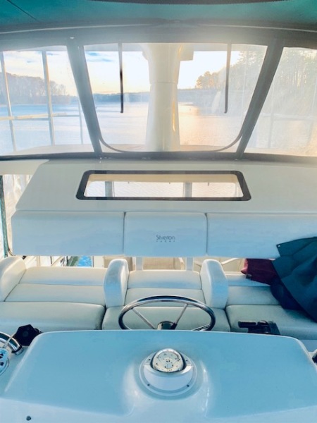 1997 Silverton 372
