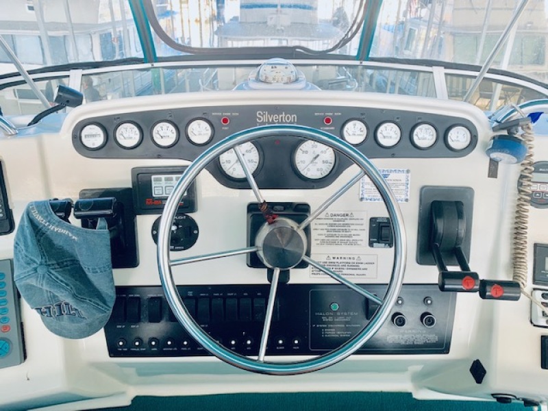 1997 Silverton 372