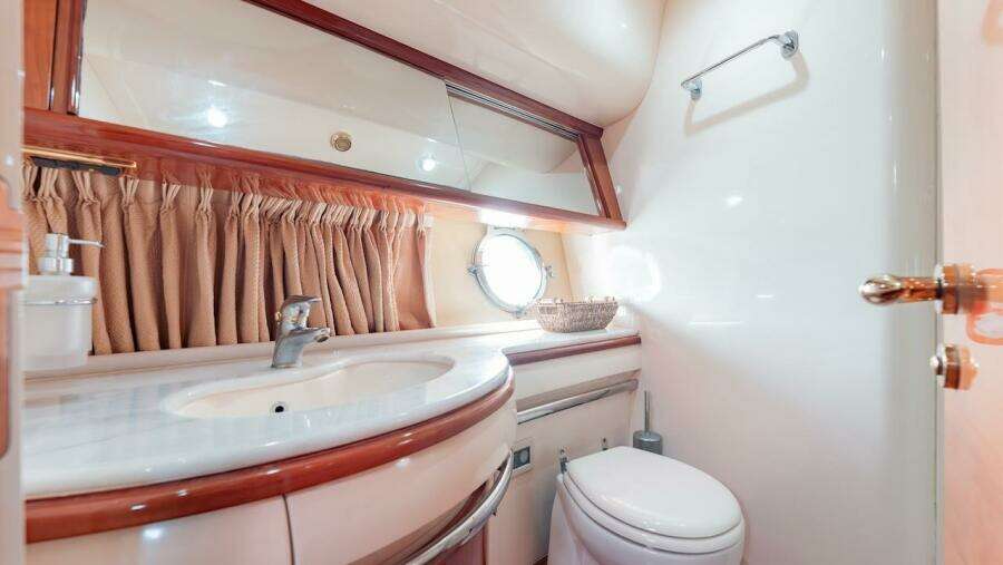 Alana Rose 62ft Azimut Yacht For Sale