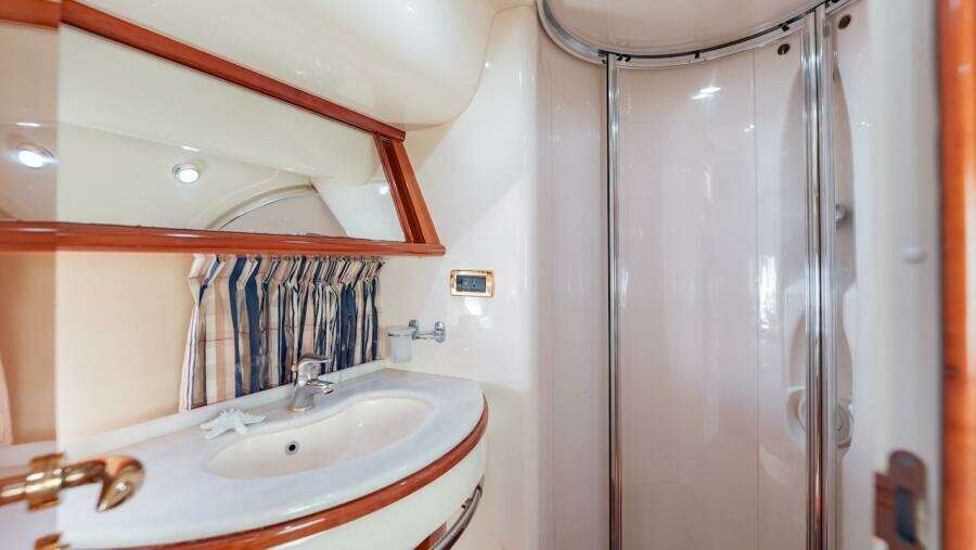 Alana Rose 62ft Azimut Yacht For Sale