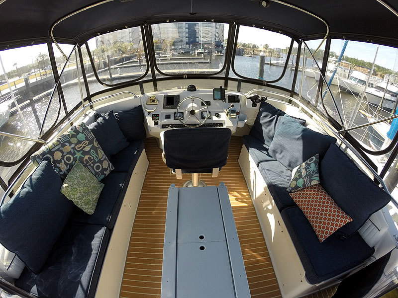 1998 Mainship 350