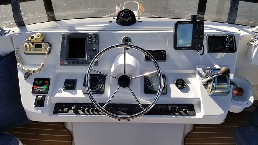 1998 Mainship 350