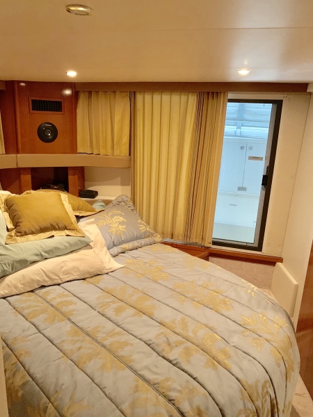 2006 Carver 41