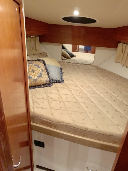 2006 Carver 41