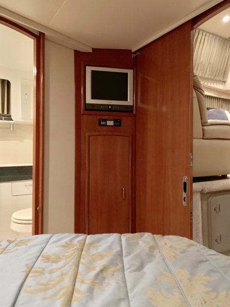 2006 Carver 41