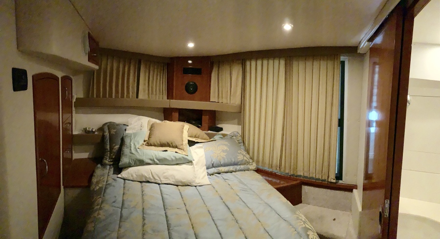 2006 Carver 41