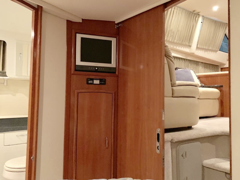 2006 Carver 41