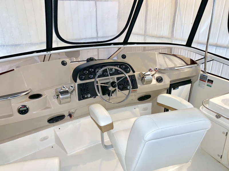 2006 Carver 41