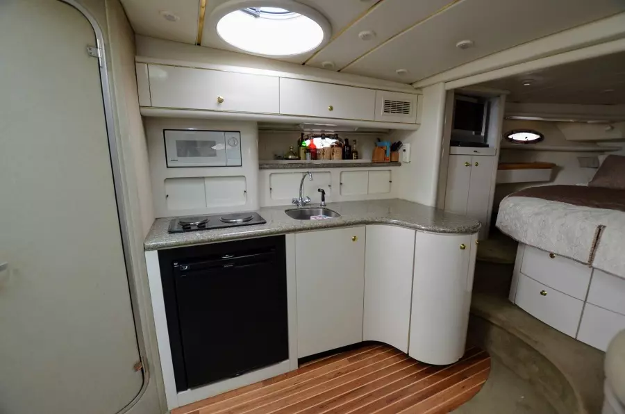 1998 Maxum 3700SCR