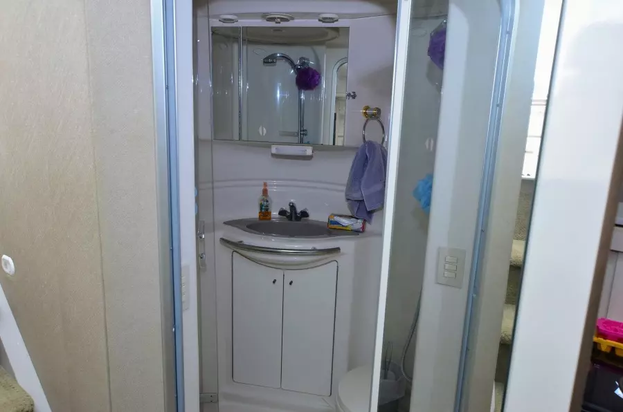 1998 Maxum 3700SCR
