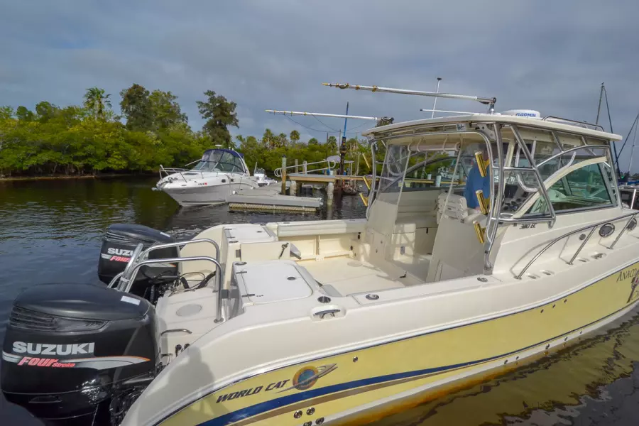 2007 World Cat 320 EC