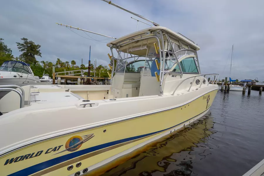 2007 World Cat 320 EC