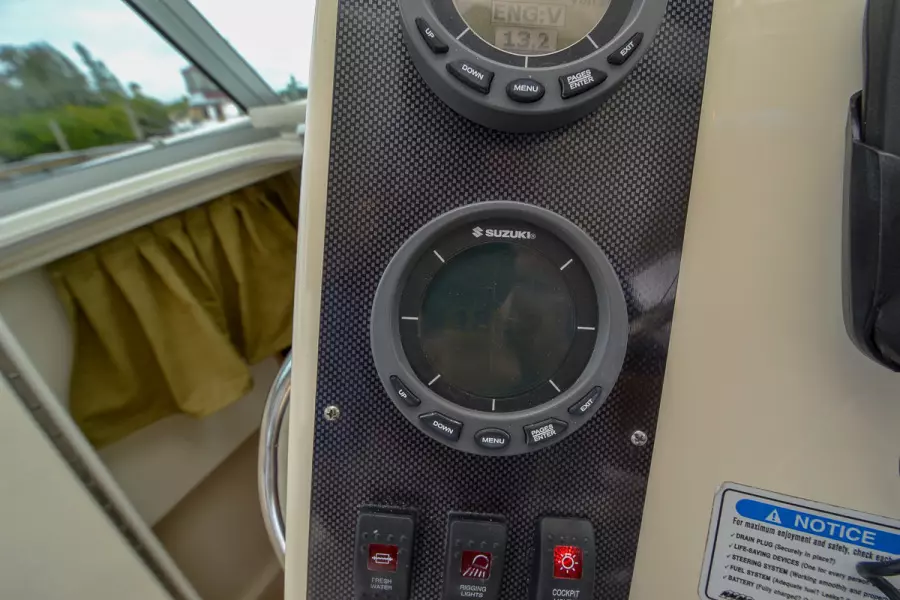 2007 World Cat 320 EC