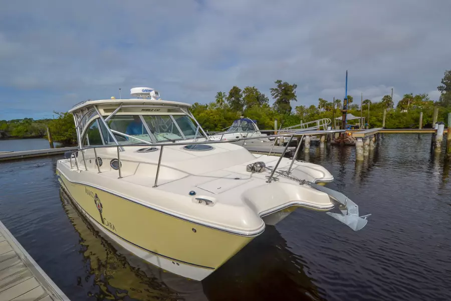 2007 World Cat 320 EC