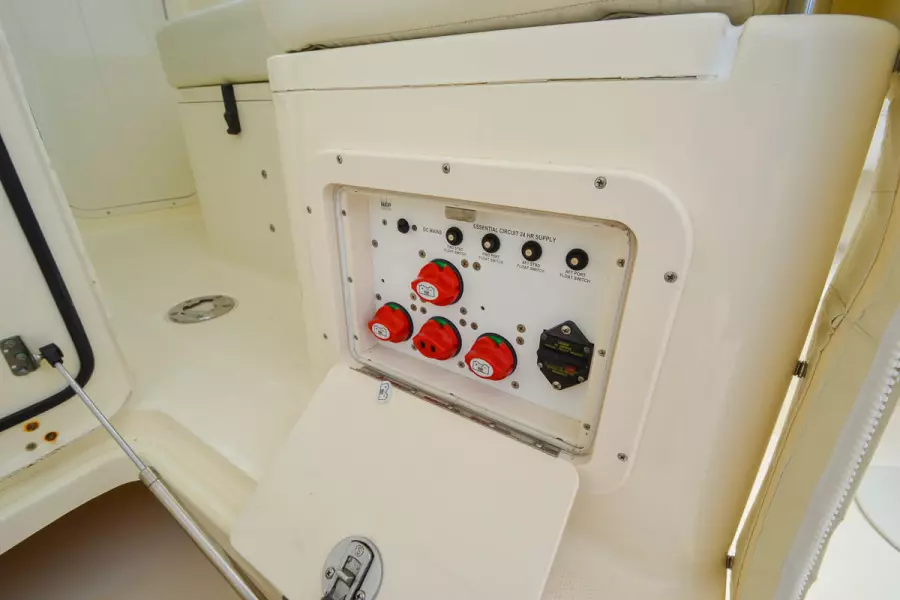 2007 World Cat 320 EC