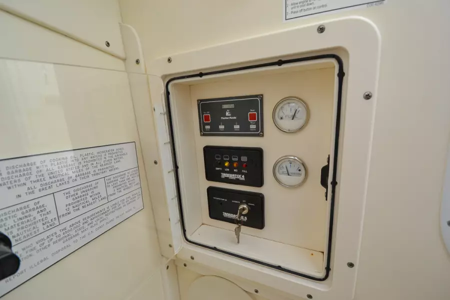 2007 World Cat 320 EC