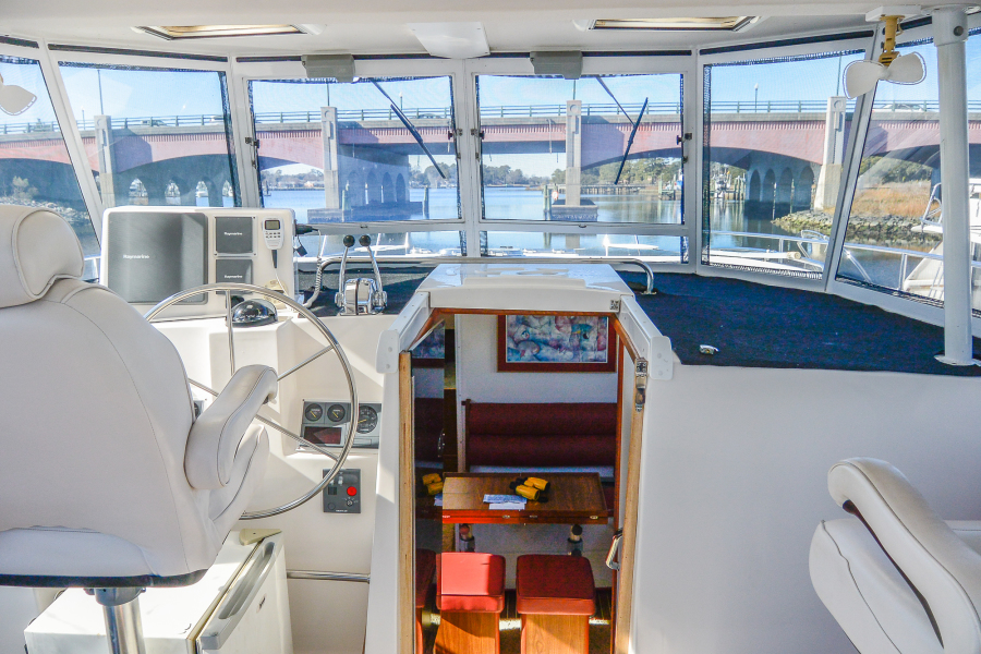 2003 Endeavour Trawlercat 44