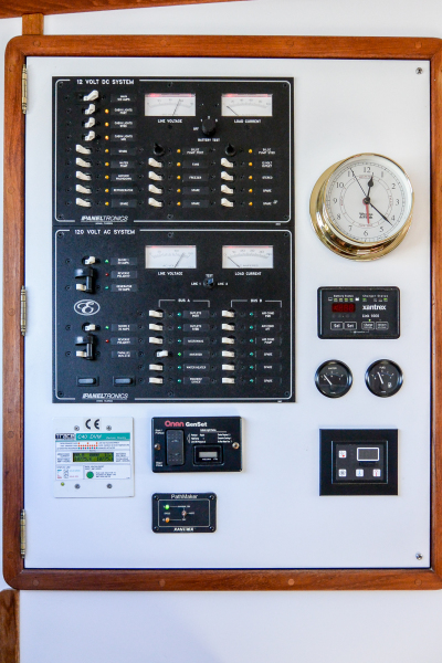 2003 Endeavour Trawlercat 44