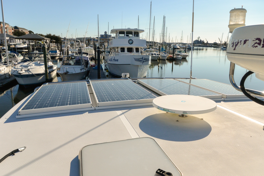 2003 Endeavour Trawlercat 44