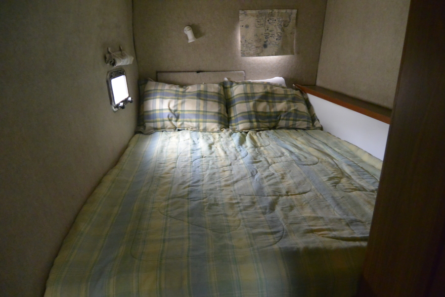 2003 Endeavour Trawlercat 44