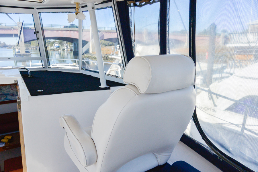 2003 Endeavour Trawlercat 44