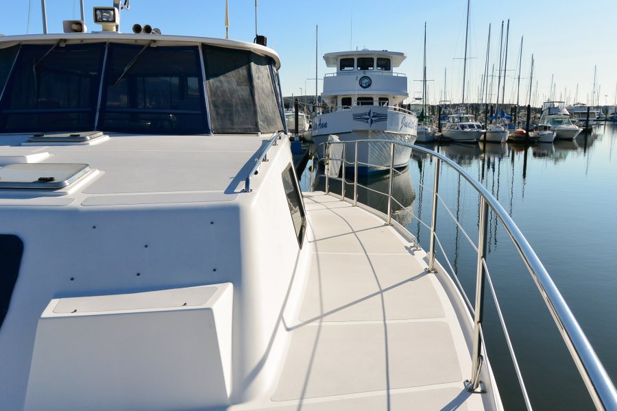 2003 Endeavour Trawlercat 44