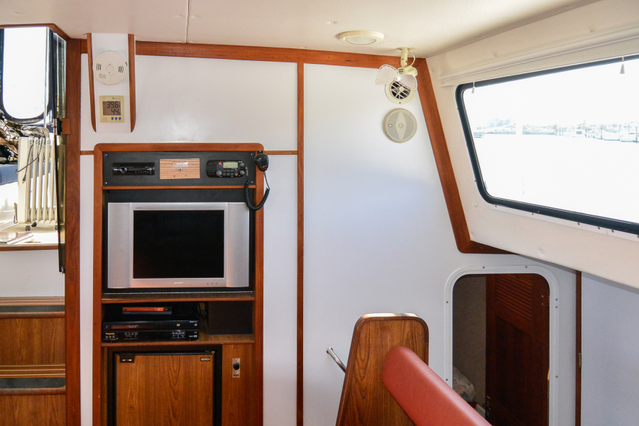 2003 Endeavour Trawlercat 44