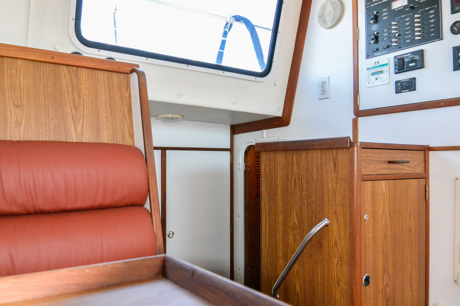 2003 Endeavour Trawlercat 44