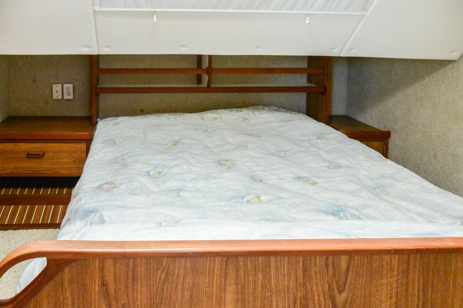 2003 Endeavour Trawlercat 44