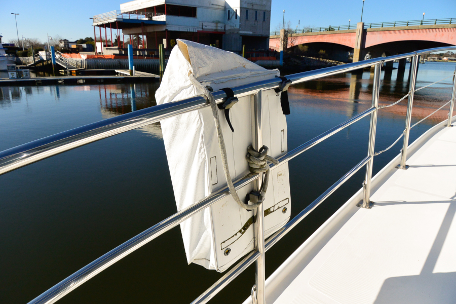 2003 Endeavour Trawlercat 44