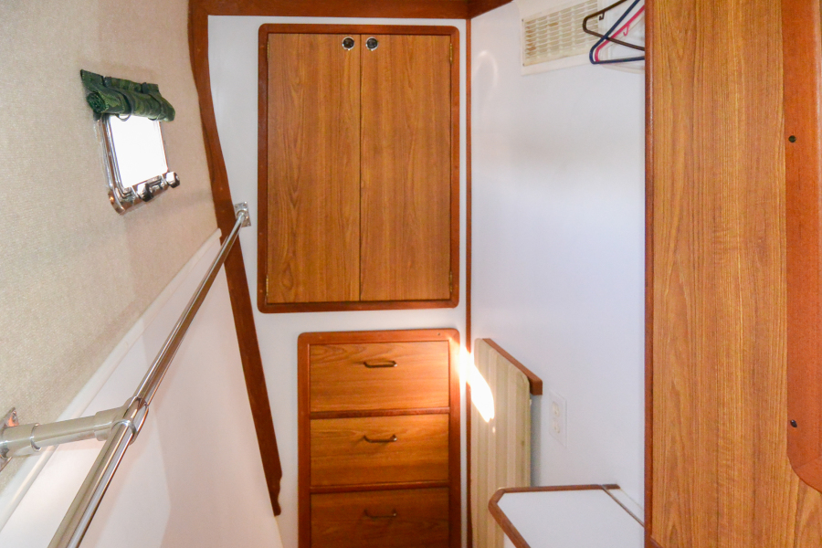 2003 Endeavour Trawlercat 44