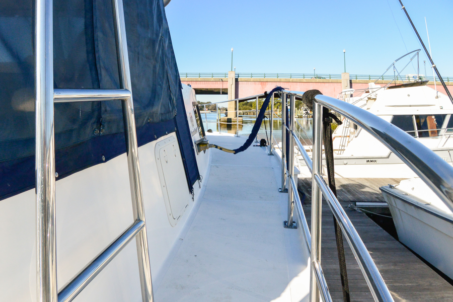 2003 Endeavour Trawlercat 44