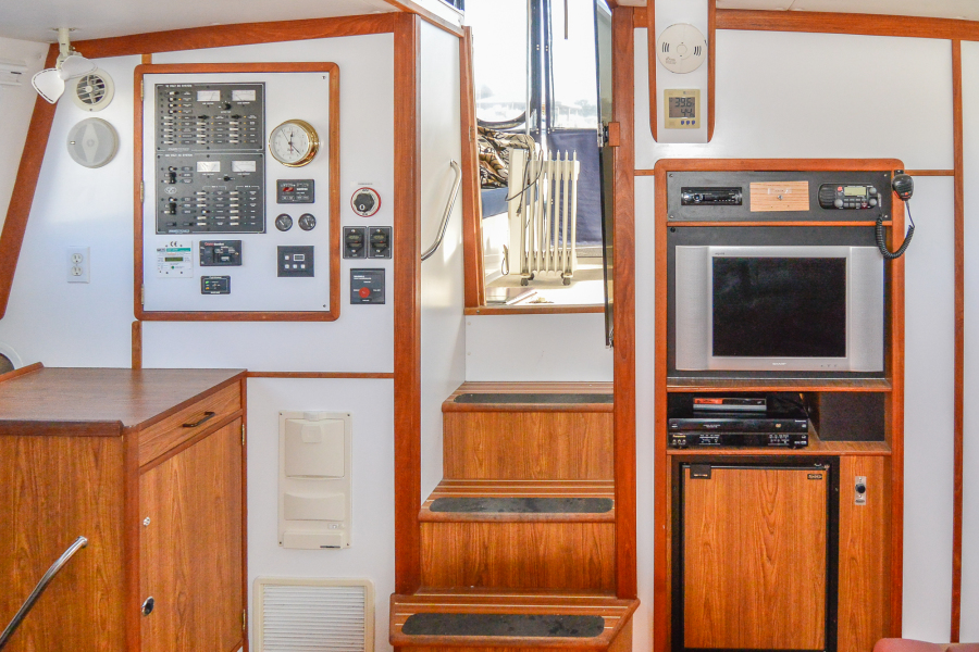 2003 Endeavour Trawlercat 44