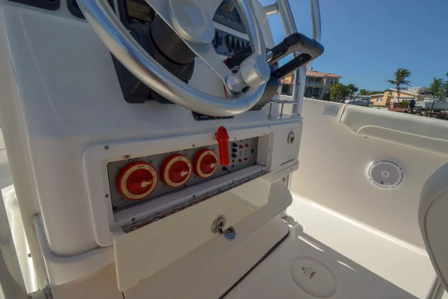 LunaC 30ft Wellcraft Yacht For Sale