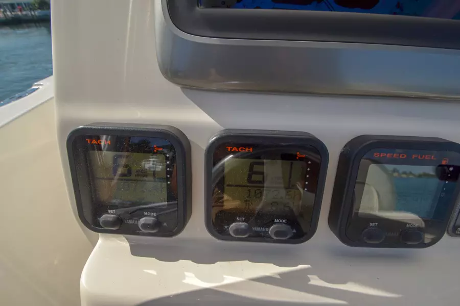 LunaC 30ft Wellcraft Yacht For Sale