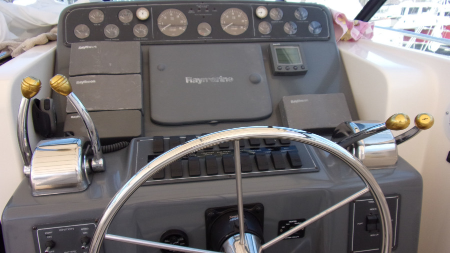 1998 Tiara Yachts 3700 open