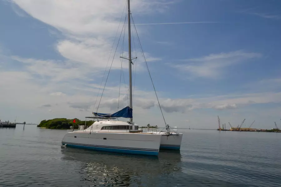 2002 Lagoon 410