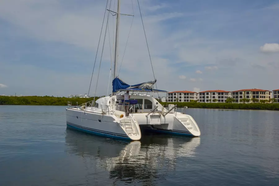 2002 Lagoon 410