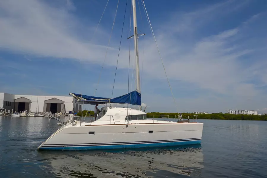 2002 Lagoon 410